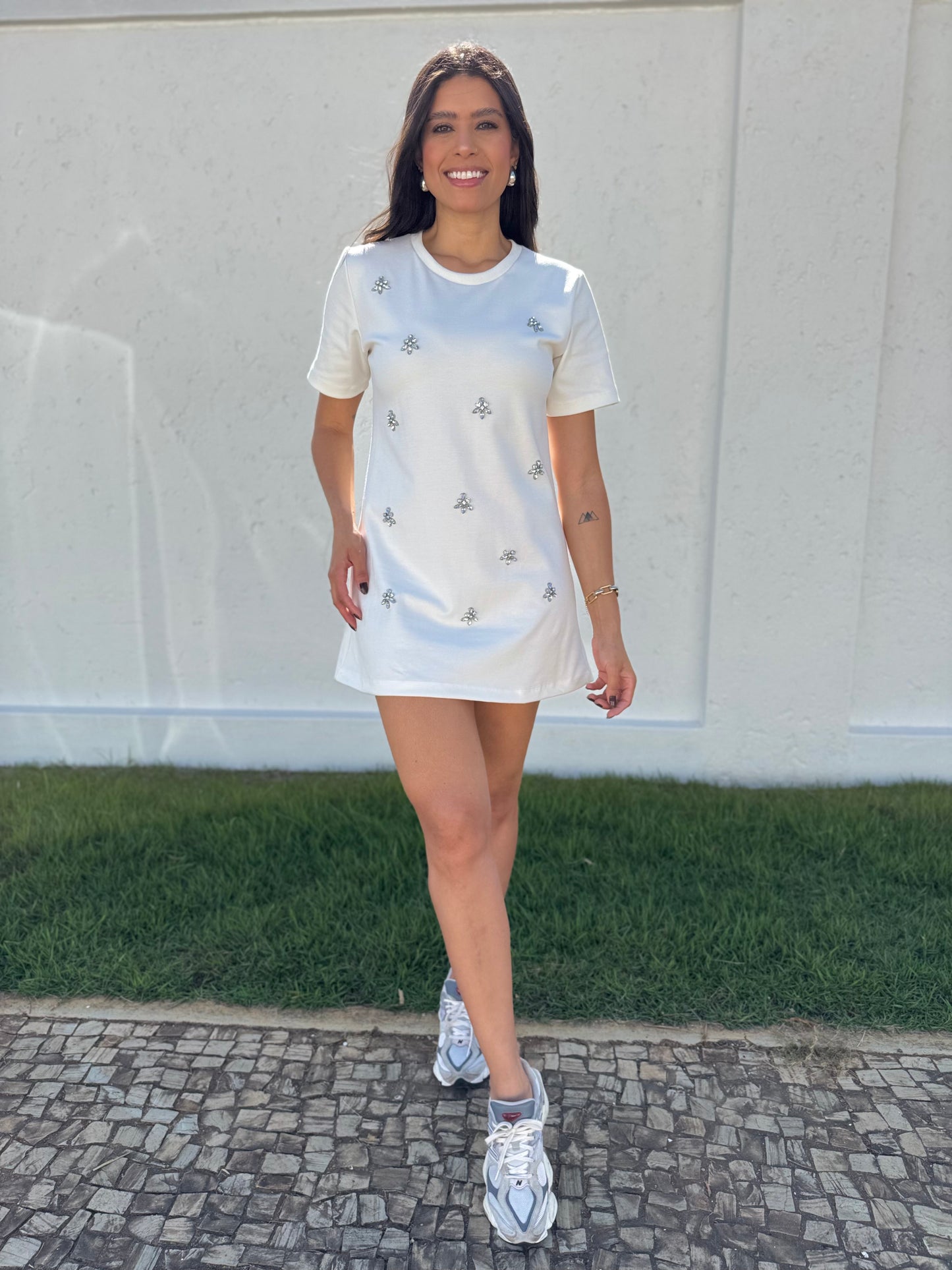 Vestido curto bordado Celine