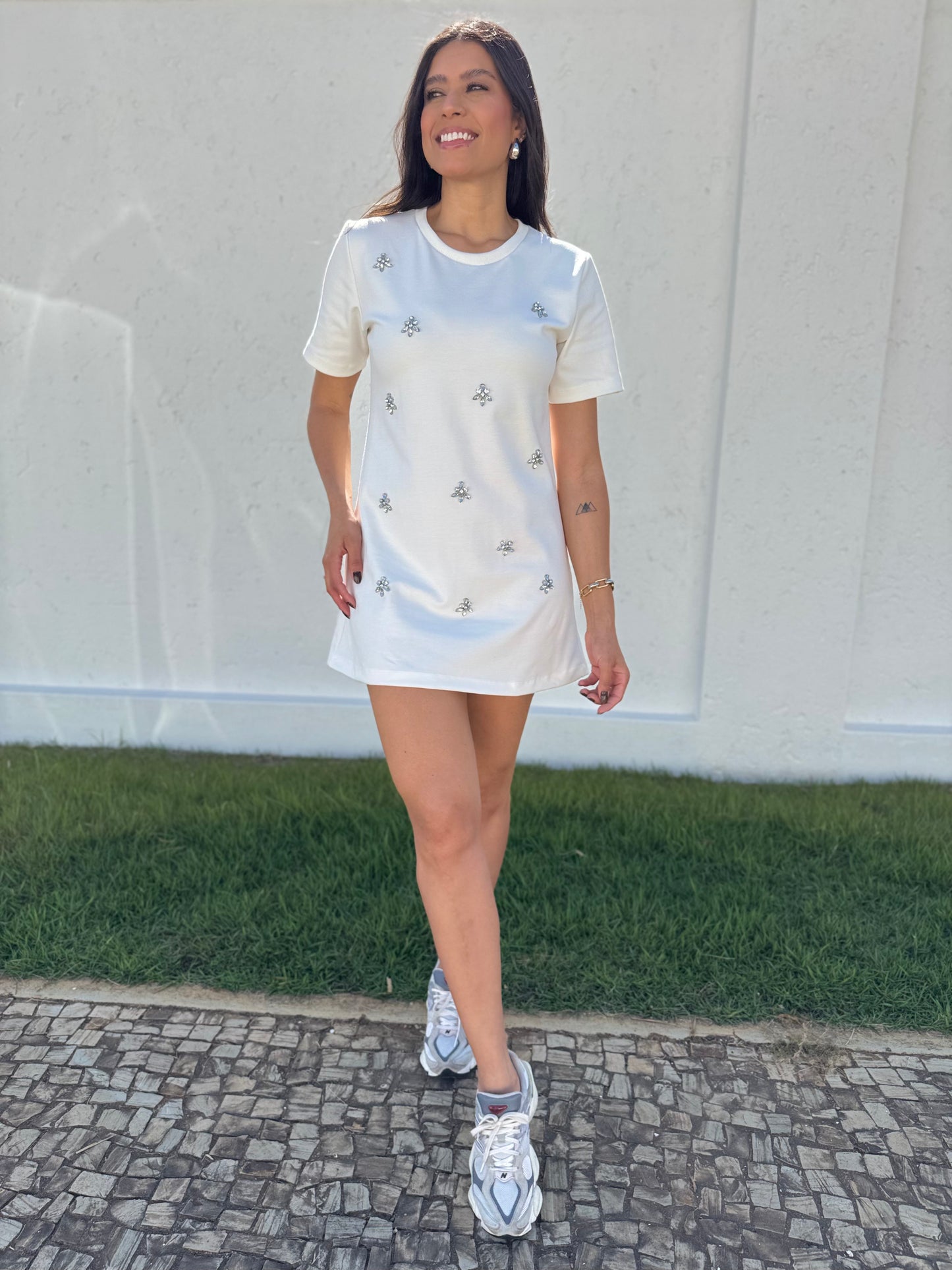 Vestido curto bordado Celine