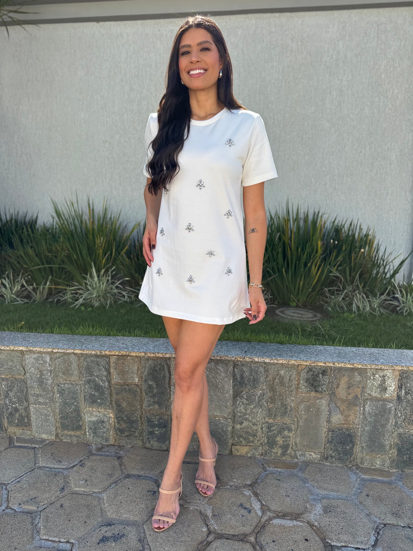 Vestido curto bordado Celine