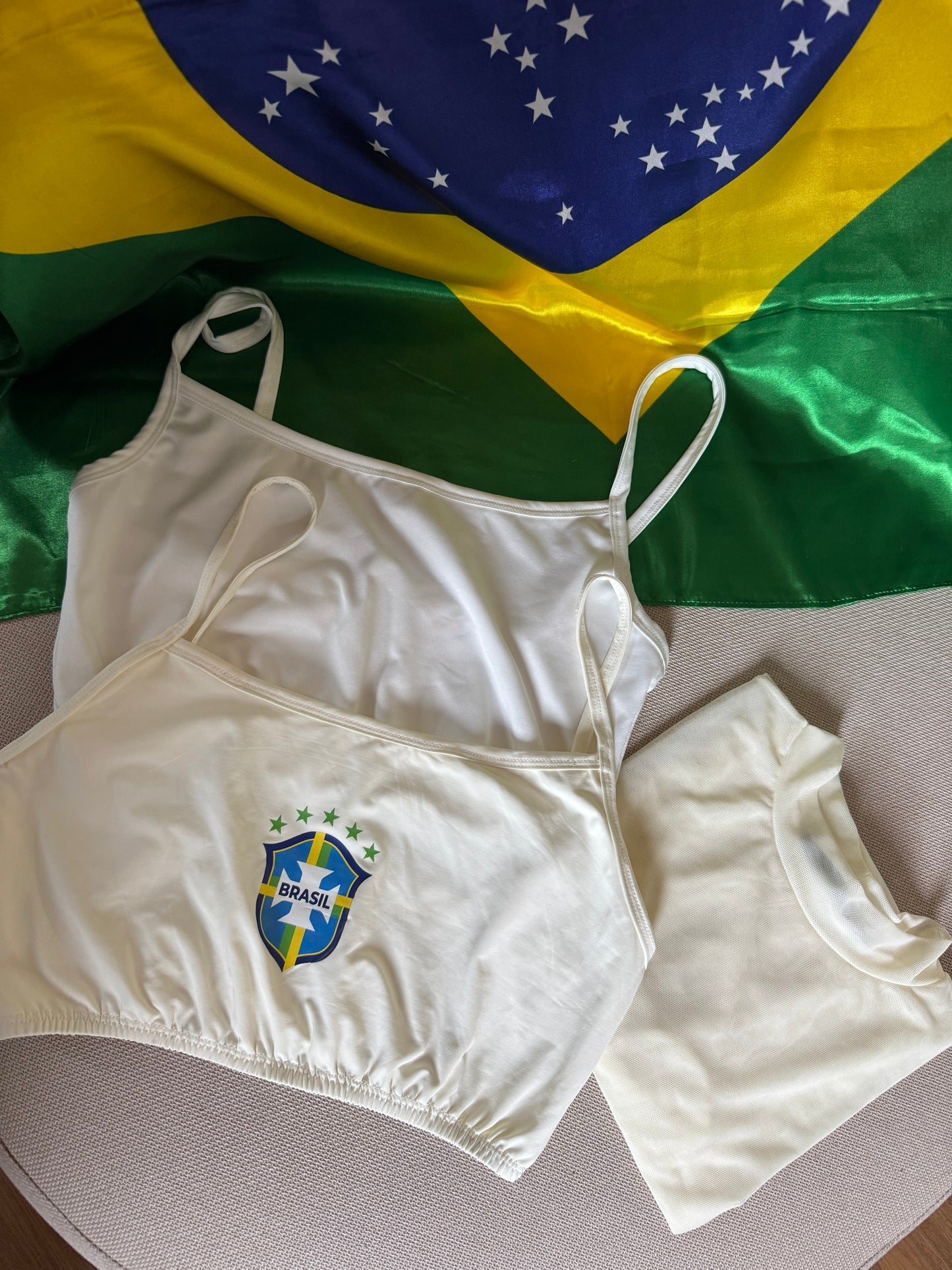 Kit Copa Blusa de Tule + Top liso + Top Brasil