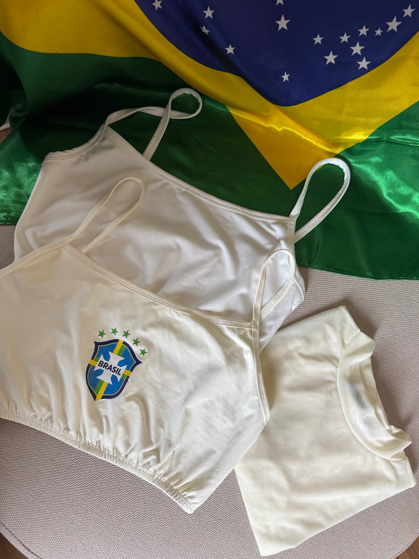 Kit Copa Blusa de Tule + Top liso + Top Brasil